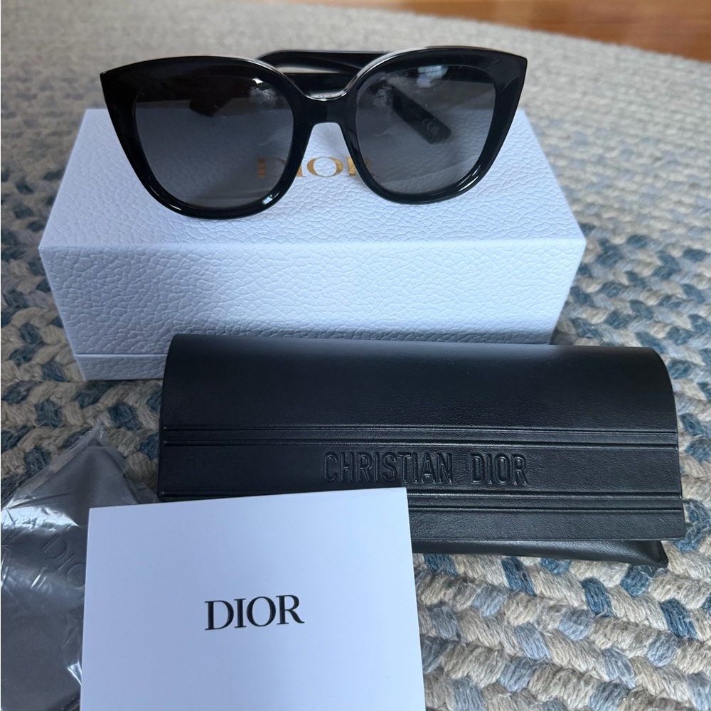 Dior DiorMidnight R1 Butterfly Women's Black Sunglasses 54MM - Picture 1 of 6